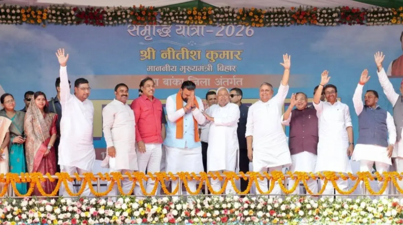 कंधे पर हाथ रख नीतीश कुमार ने इस नेता को CM बनने का दिया संकेत, लेकिन सामने क्या हैं अड़चनें?